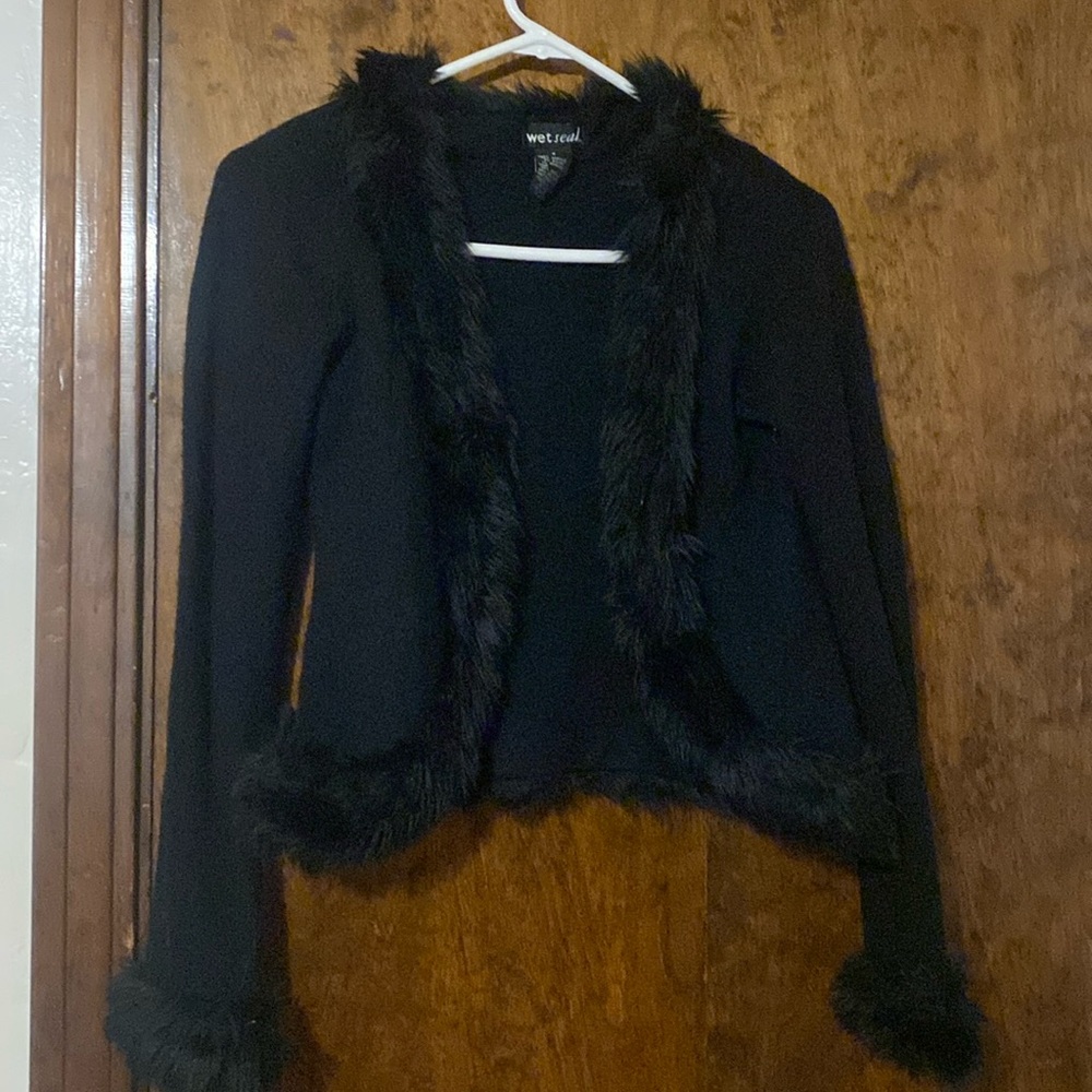 Very cute long sleeve sweater